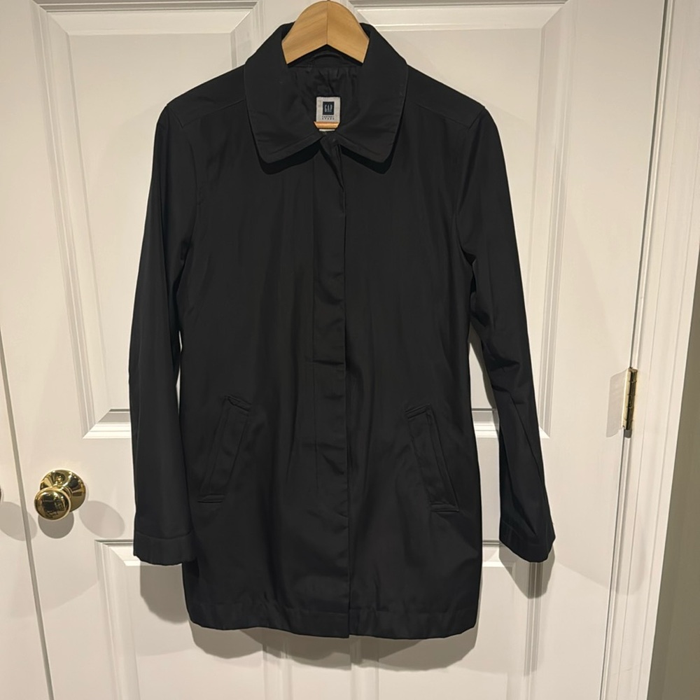 Classic Gap factory black rain coat